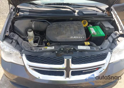 2017 Dodge Grand Caravan Sxt z USA, uszkodzony, nr VIN 2C4RDGCGXHR786484